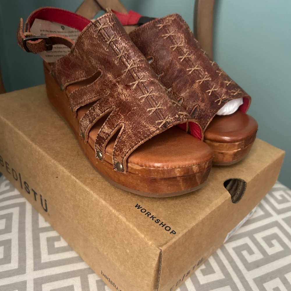 BED|STU Women's Tan Leather Wedges